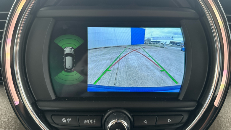 MINI Hatchback 2.0 Cooper S Exclusive 5dr [Comfort/Nav Pack] Petrol Hatchback